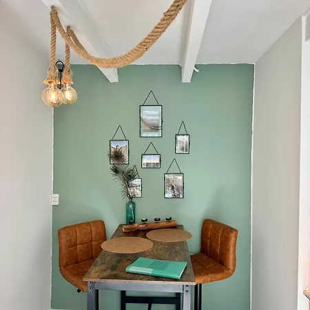 Tiny Beachhouse
